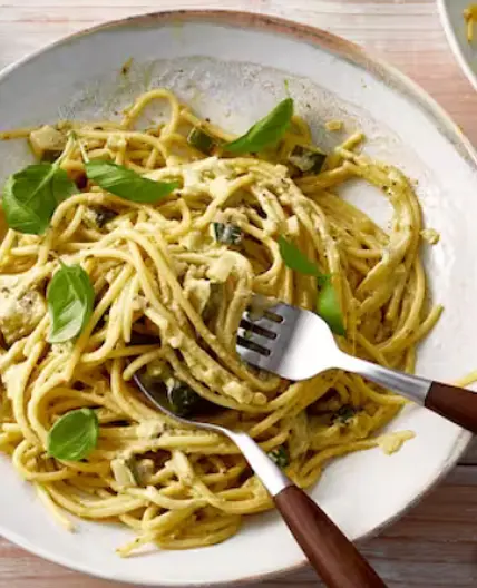 Spaghetti mit Pesto-Sahnesauce