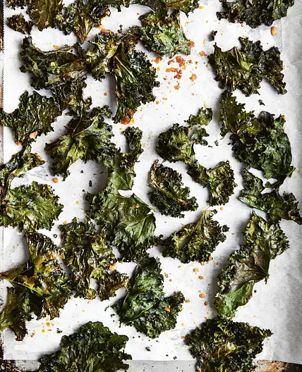 Cheesy Baked Kale Chips