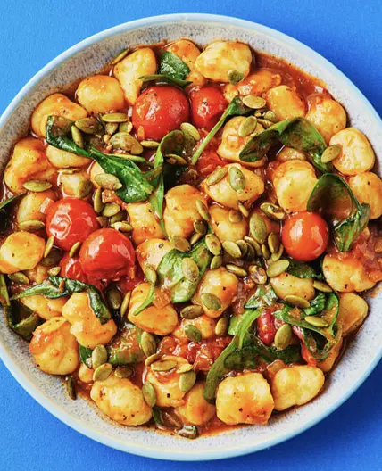 Speedy Tomato and Spinach Gnocchi
with Pepita Crunch