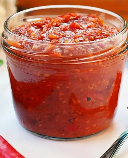 Срирача бургеры, блюда из мяса, яиц, рыбы и морепродуктов