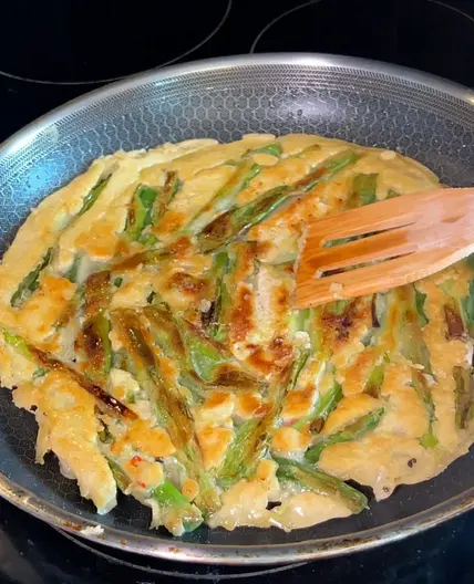 Green Onion Pancakes (Pajeon)