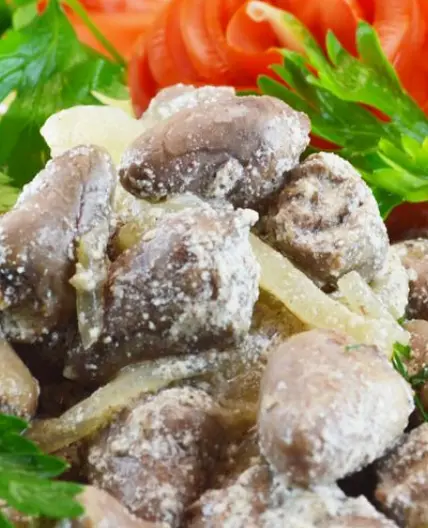 Куриные сердечки в сметане