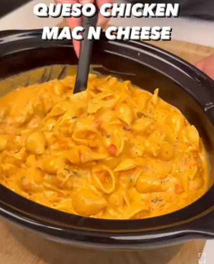 Queso Chicken Mac n’ Cheese