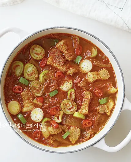 돼지고기 김치찌개 끓이는법