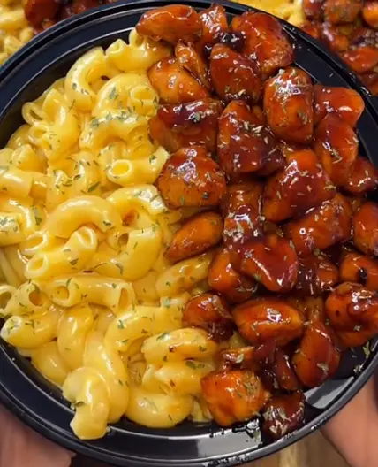 Honey BBQ Chicken Mac n Cheese