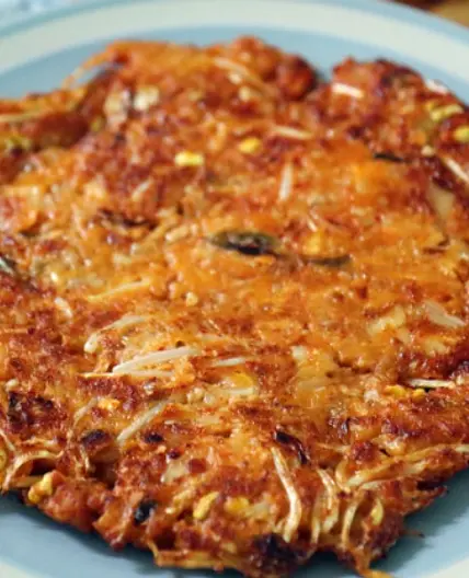 아삭하고 매콤한 김치콩나물전