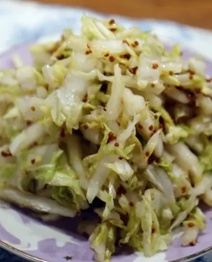 배추 이렇게 무쳐 보세요. 새로운 맛에 놀랍니다.