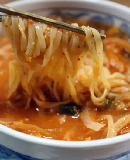 육수 없이 참치 넣어 만드는 얼큰한 장칼국수