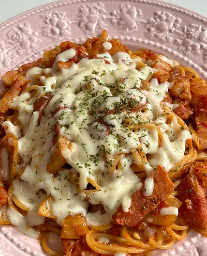 Cheesy Kimchi Bacon Pasta