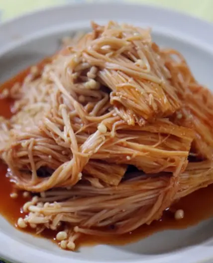 팽이버섯 양파 덮밥 간단하지만 맛있어요.