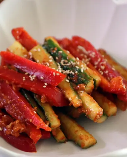 샐러드처럼 즐기는 오이 파프리카 무침 시원한 맛이 일품