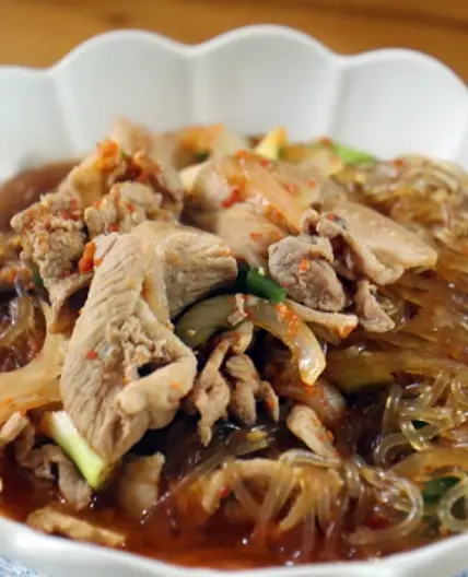 푸짐한 맛이 가득한 당면국물제육