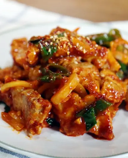 한국 사람이면 누구나 좋아하는 삼겹살 두루치기