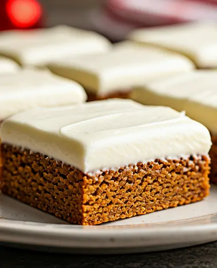 Soft Gingerbread Cookie Bars