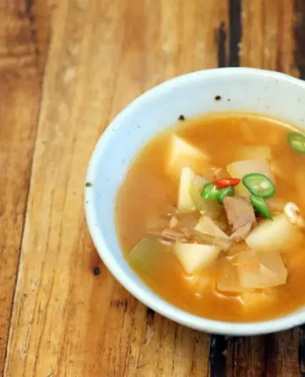 참치 감자찌개 얼큰하고 시원하게 고추참치로 만들어 보세요.