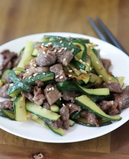소고기오이볶음 만드는 법, 오이 싫어하는 친구가 맛보고 오이 한 박스 사 왔어요