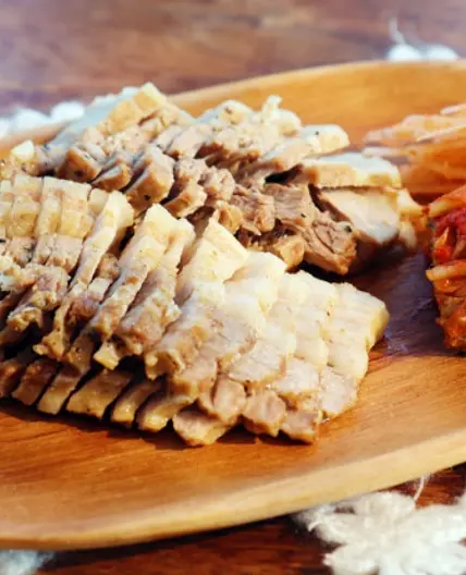수육 더 이상 물에 삶지 마세요. 맛, 육즙, 잡내 모두 잡은 무수분 수육 비법