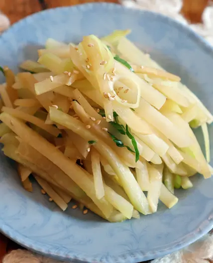 매력적인 콜라비볶음 만들어 보세요.