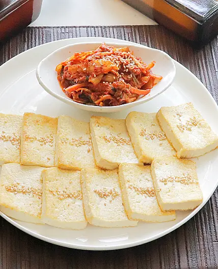 들기름 두부부침 김치볶음 두부김치