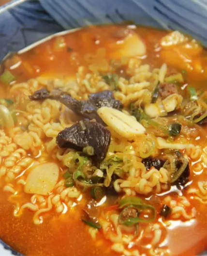 육포로 만드는 라면입니다.