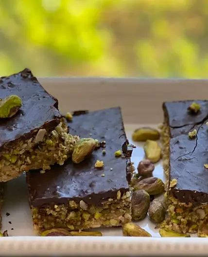No-Bake Chocolate Pistachio Bars