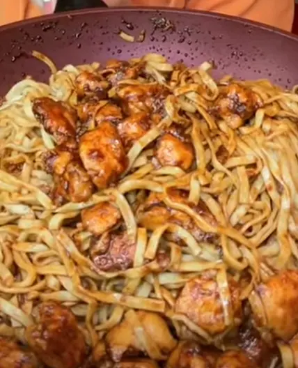 Honey Garlic Chicken Noodles