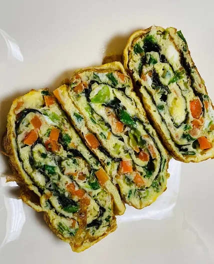 Veggie Gyeran Mari (Rolled Korean omelet)