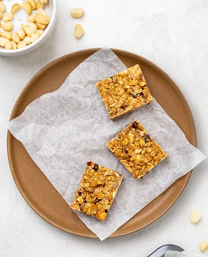 Macadamia Granola Bars