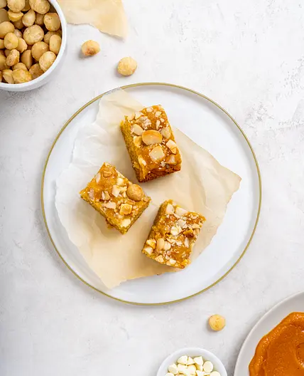 White Chocolate, Pumpkin and Macadamia Bars