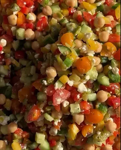 GREEK CHICKPEA SALAD