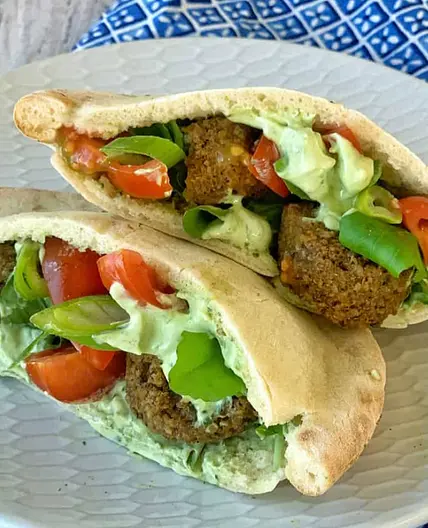 Pitta bread & hummus