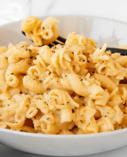 High-Protein Mac & Cheese (Microwave or Stove)
