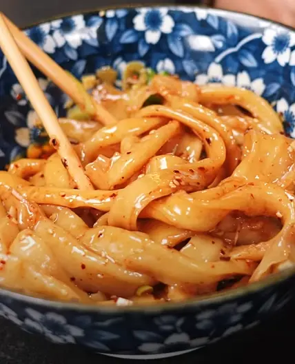 Chili garlic handpulled noodles