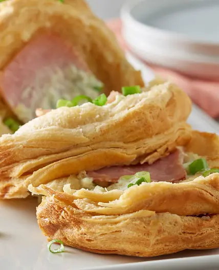 Smoked Ham and Jalapeño Pull-Apart Bread