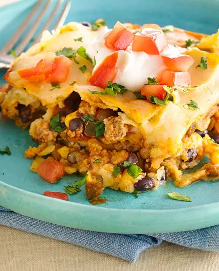 Skinny Slow-Cooker Beef Tortilla Casserole