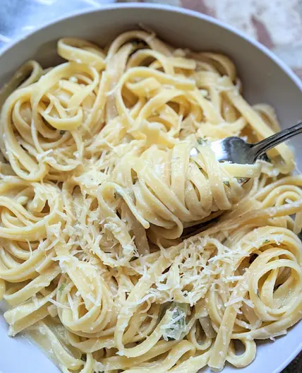 White Wine Pasta Sauce with Garlic & Herbs