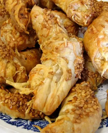 Croissants à l'emmental et graines de sésame