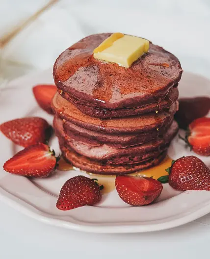 Healthy Red Velvet Pancakes