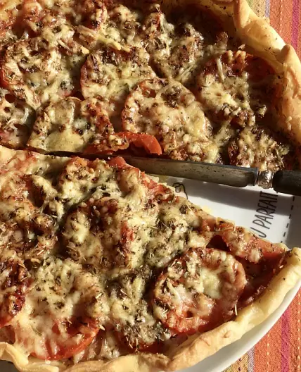 Tarte salée jambon tomates moutarde