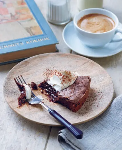 Sticky chocolate cake - Ultimate Swedish Kladdkaka