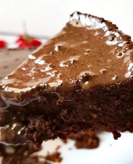 The EASIEST 3 Ingredient Chocolate Cake Recipe (Flourless!)