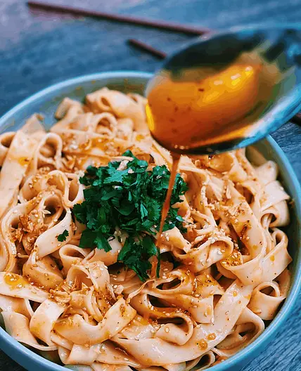 Spicy Garlic Peanut Noodles