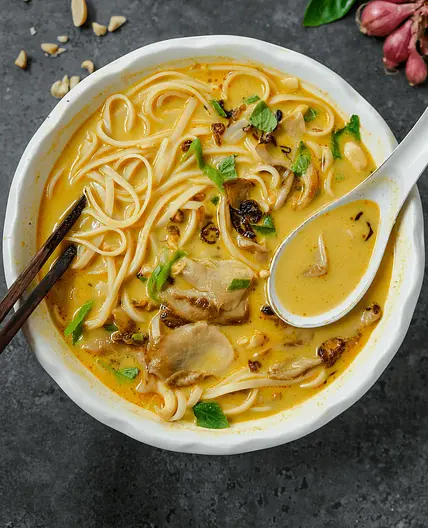 Vegan Peanut Satay Noodle Soup