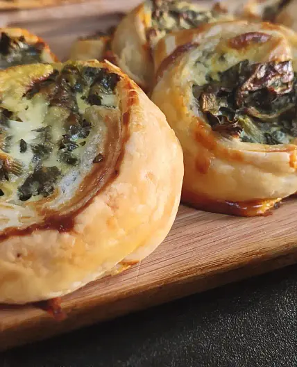 Recipe for Spinach Puffs with Cheese