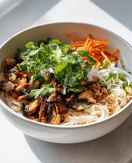 Vegetarische Reisnudelbowl (Bun)