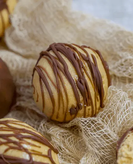 Keto Peanut Butter Protein Balls