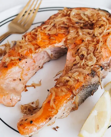 Grilled Salmon with Caramelized Onion