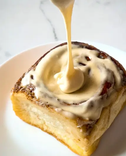 EASY Cream Cheese Icing Recipe