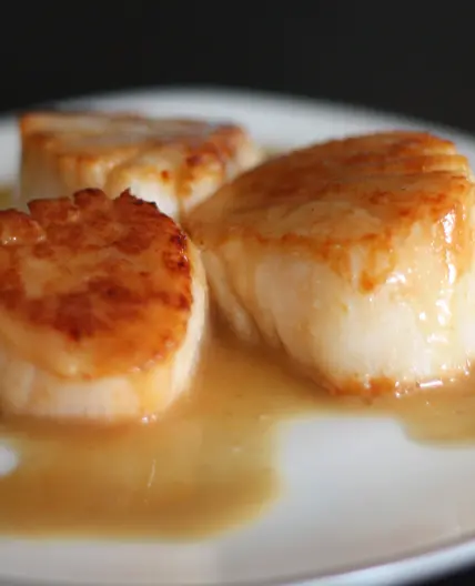 Seared Scallops with Garlic Beurre Blanc