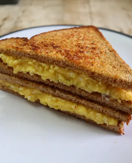 Scrambled Eggs Sandwich
